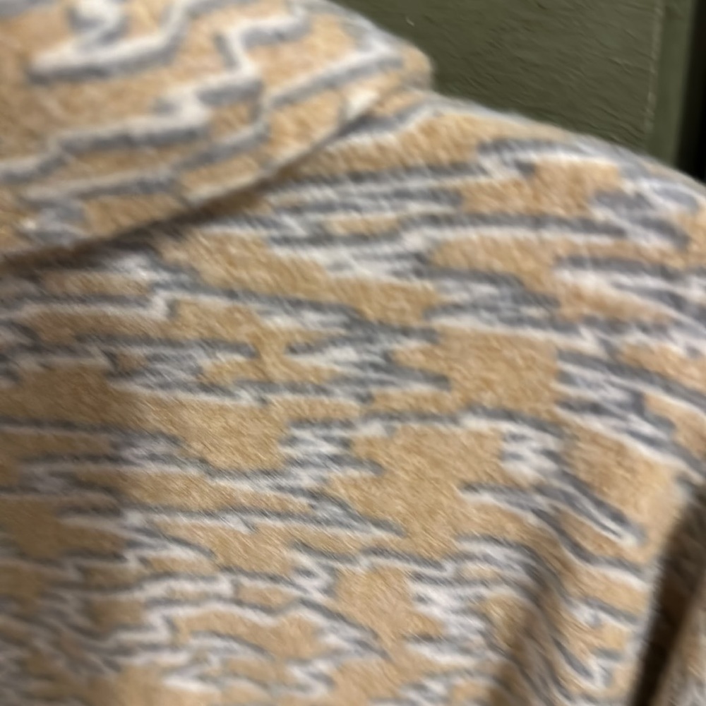 NWOT shacket - Picture 6 of 9
